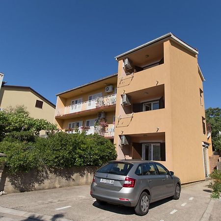 Apartment Anton Црес Экстерьер фото