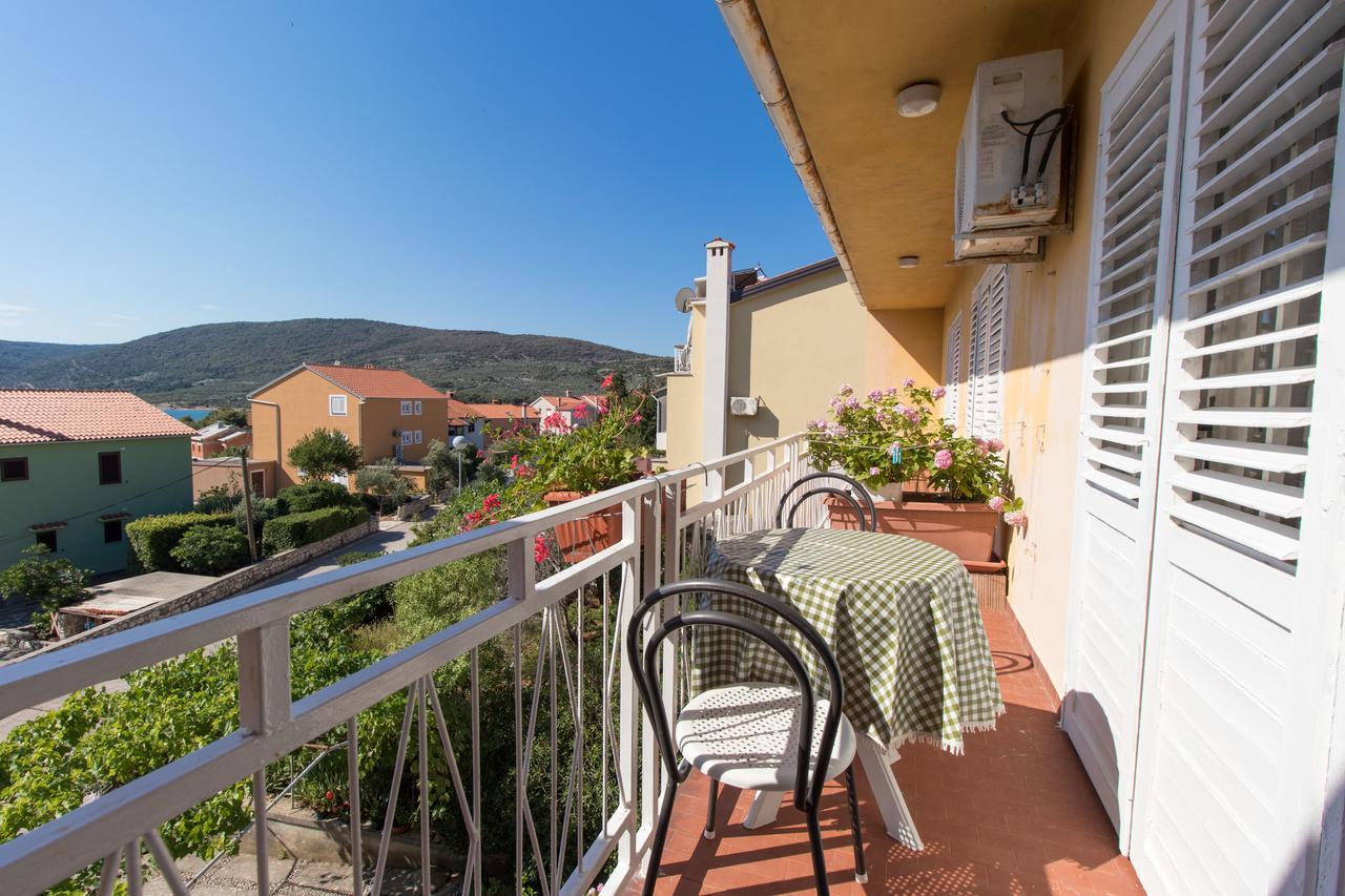Apartment Anton Црес Экстерьер фото
